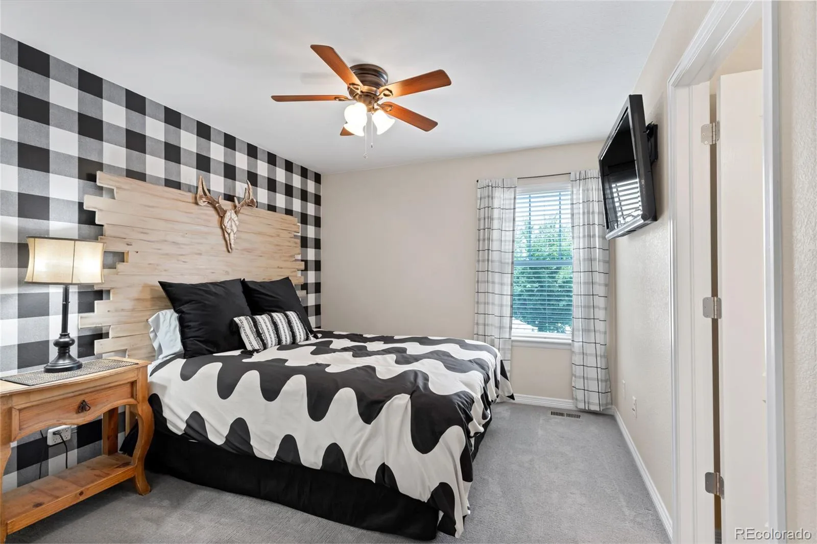 82 S Newbern Way Aurora CO 80018 | MLS #REC6464035 07242026182828 1600 3