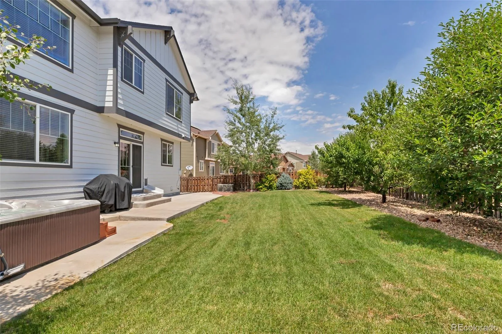 82 S Newbern Way Aurora CO 80018 | MLS #REC6464035 07242026182828 1600 32