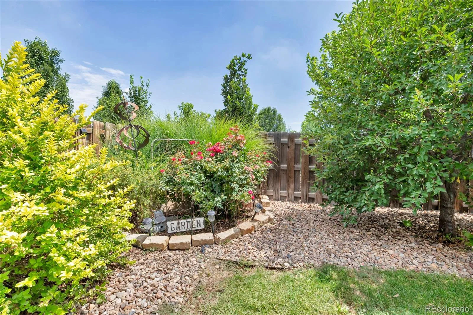82 S Newbern Way Aurora CO 80018 | MLS #REC6464035 07242026182828 1600 35