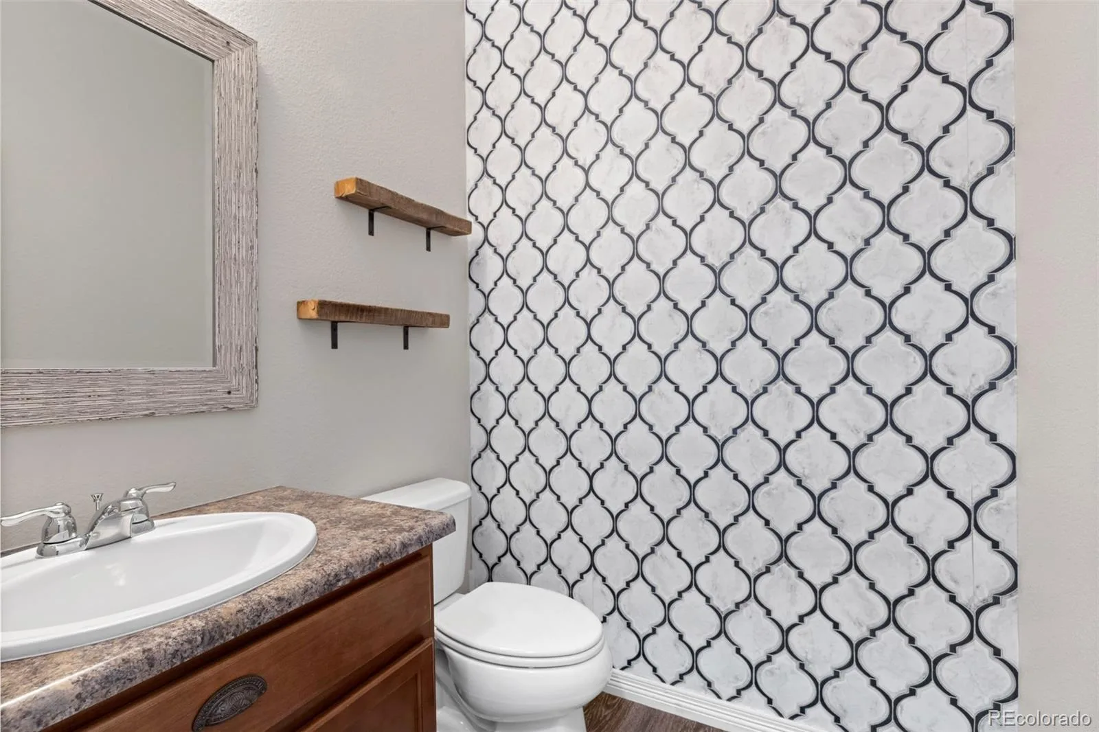 82 S Newbern Way Aurora CO 80018 | MLS #REC6464035 07242026182828 1600 40