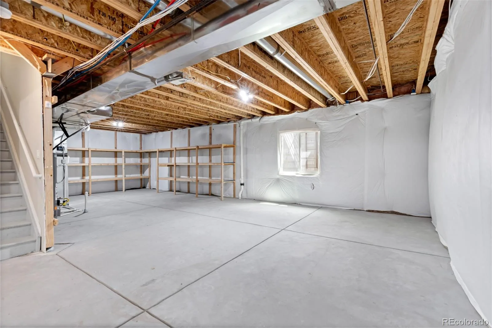 82 S Newbern Way Aurora CO 80018 | MLS #REC6464035 07242026182828 1600 44