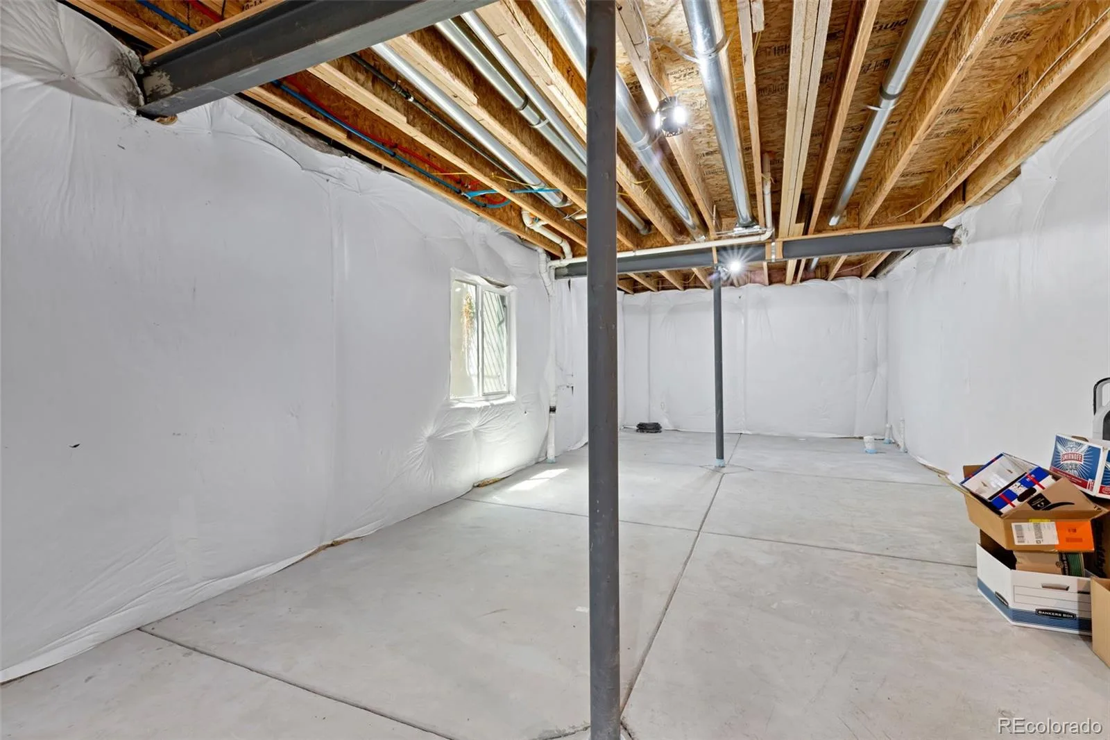 82 S Newbern Way Aurora CO 80018 | MLS #REC6464035 07242026182828 1600 45