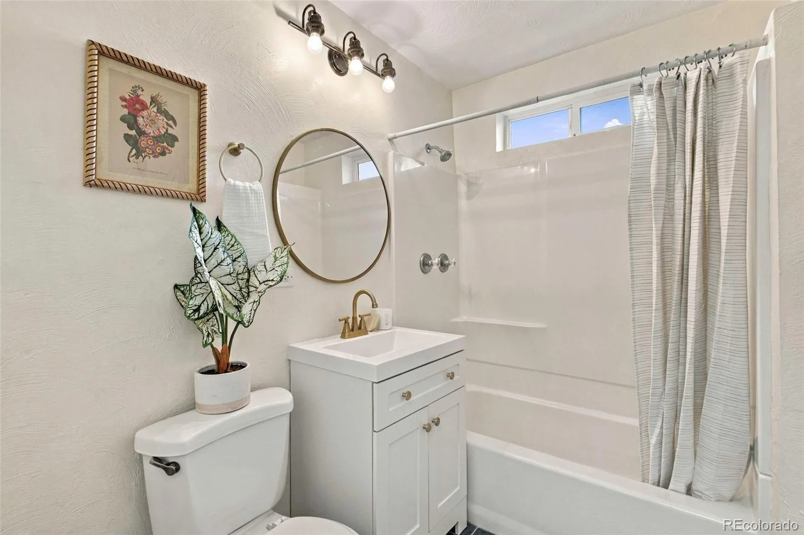 1370 S Ivy Way Denver CO 80224 | MLS #REC6468335 10172026012243 1600 17