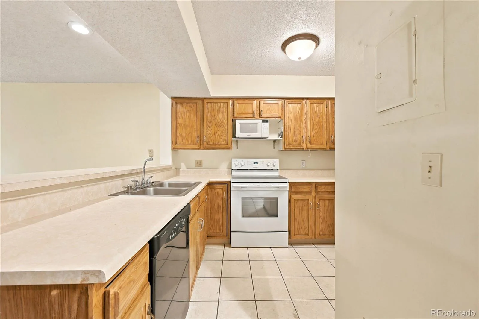 13950 E Oxford Place #A210 Aurora CO 80014 | MLS #REC6470513 09242026151006 1600 3