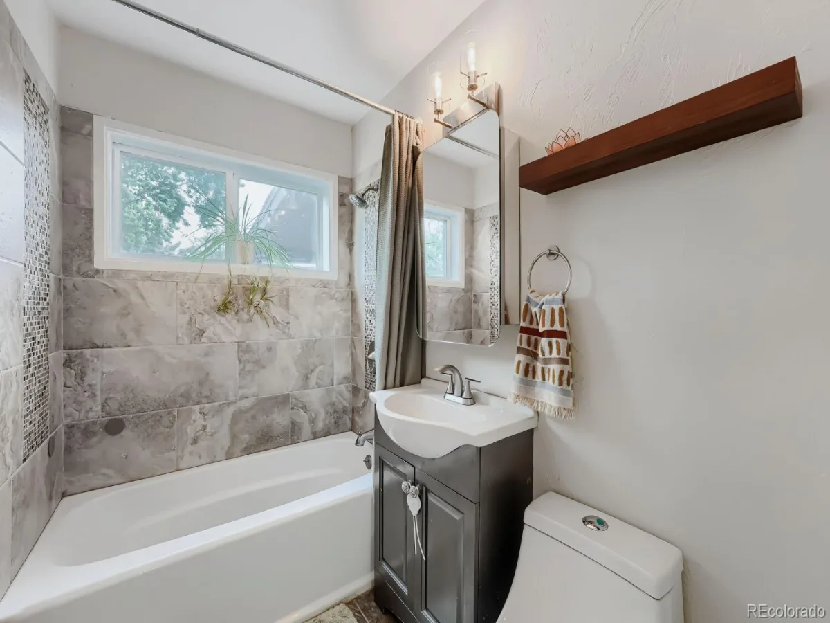 1265 S Grape Street Denver CO 80246 MLS #REC6471427 06032026222658 1200 21