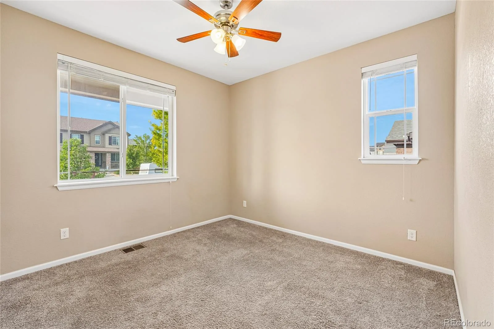 25147 E Ellsworth Place Aurora CO 80018 | MLS #REC6473195 08142026015357 1600 28