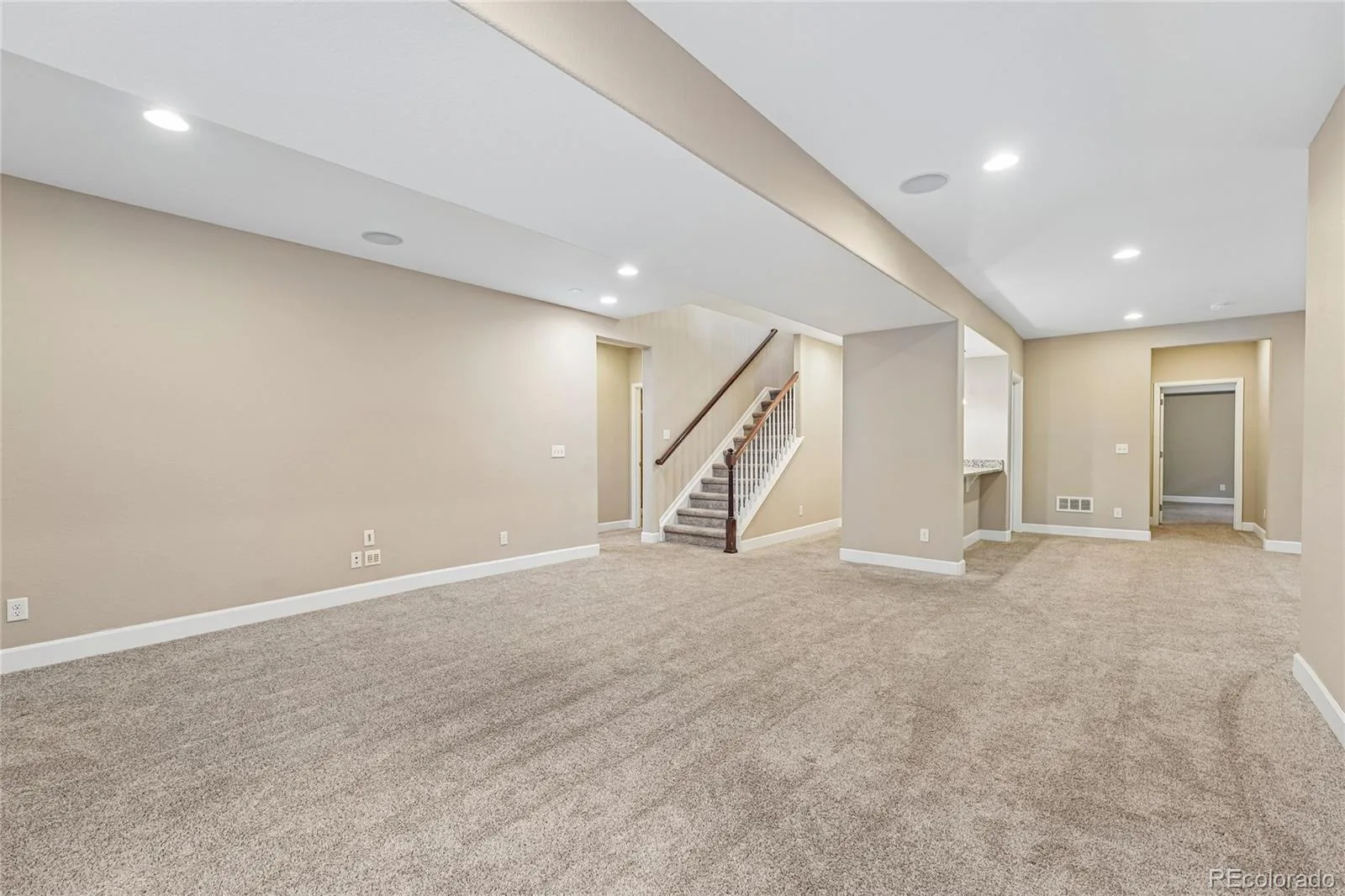 25147 E Ellsworth Place Aurora CO 80018 | MLS #REC6473195 08142026015357 1600 34