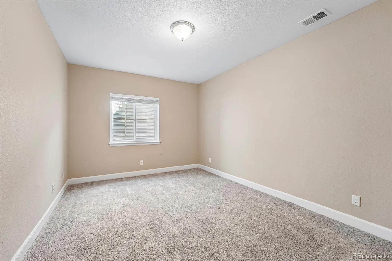 25147 E Ellsworth Place Aurora CO 80018 | MLS #REC6473195 08142026015357 1600 35