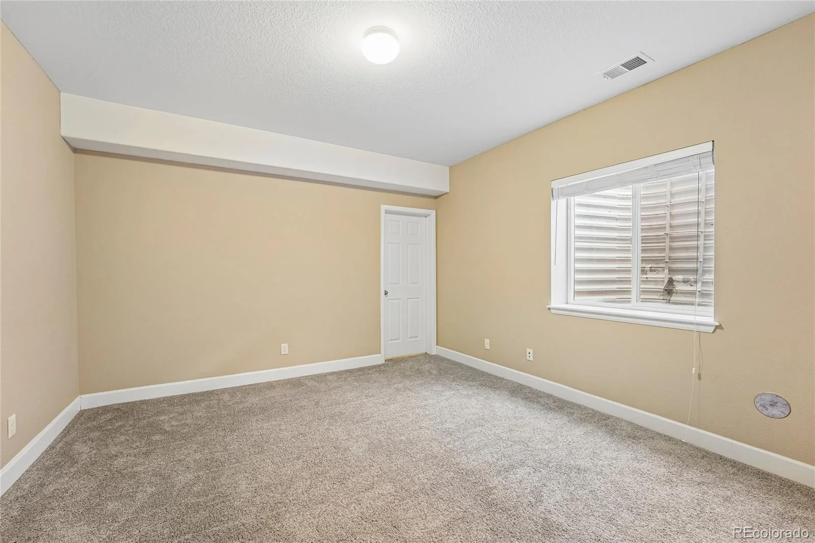25147 E Ellsworth Place Aurora CO 80018 | MLS #REC6473195 08142026015357 1600 41