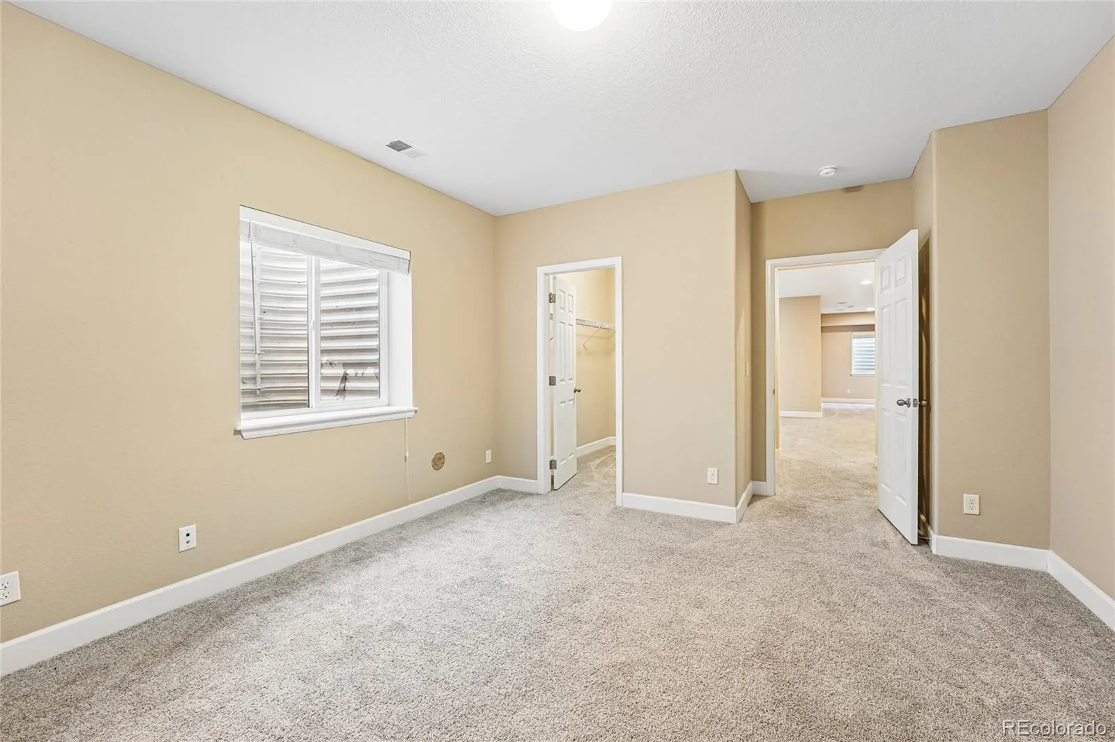 25147 E Ellsworth Place Aurora CO 80018 | MLS #REC6473195 08142026015357 1600 42