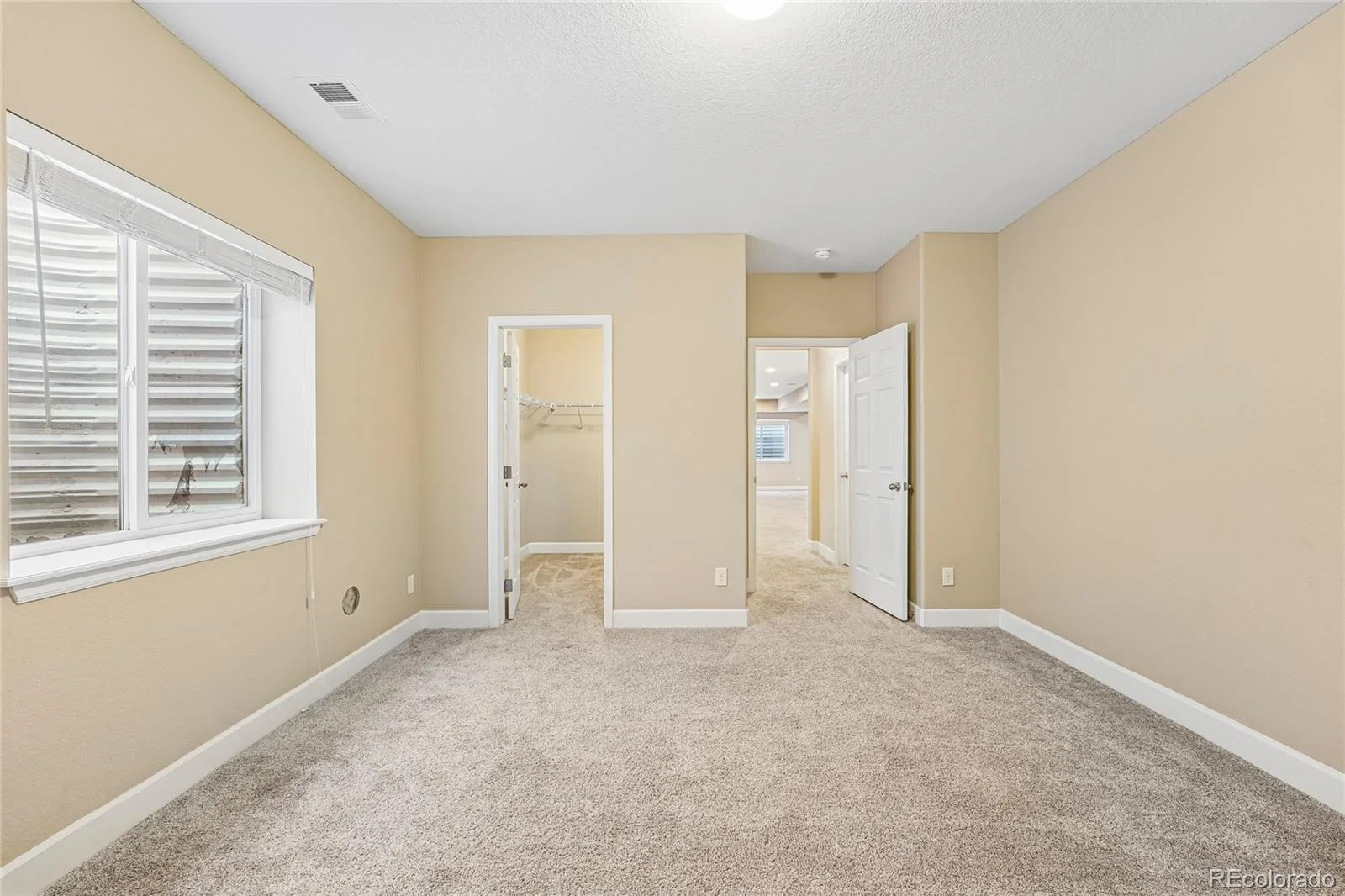 25147 E Ellsworth Place Aurora CO 80018 | MLS #REC6473195 08142026015357 1600 43
