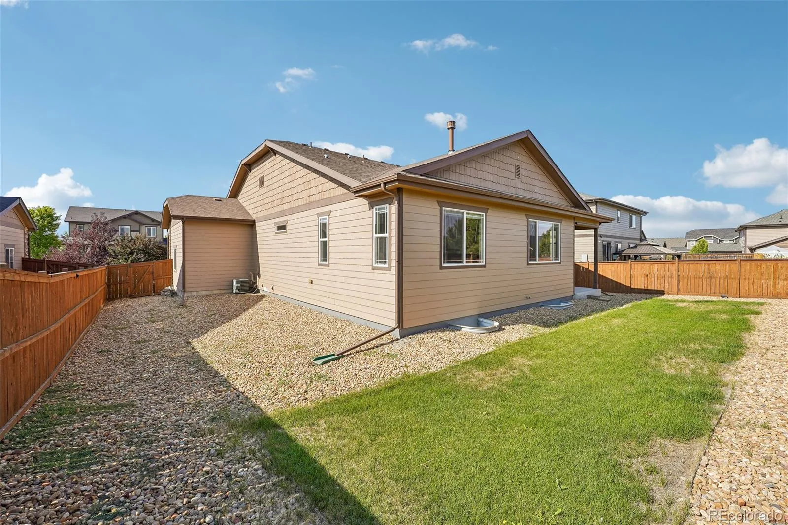 25147 E Ellsworth Place Aurora CO 80018 | MLS #REC6473195 08142026015357 1600 45