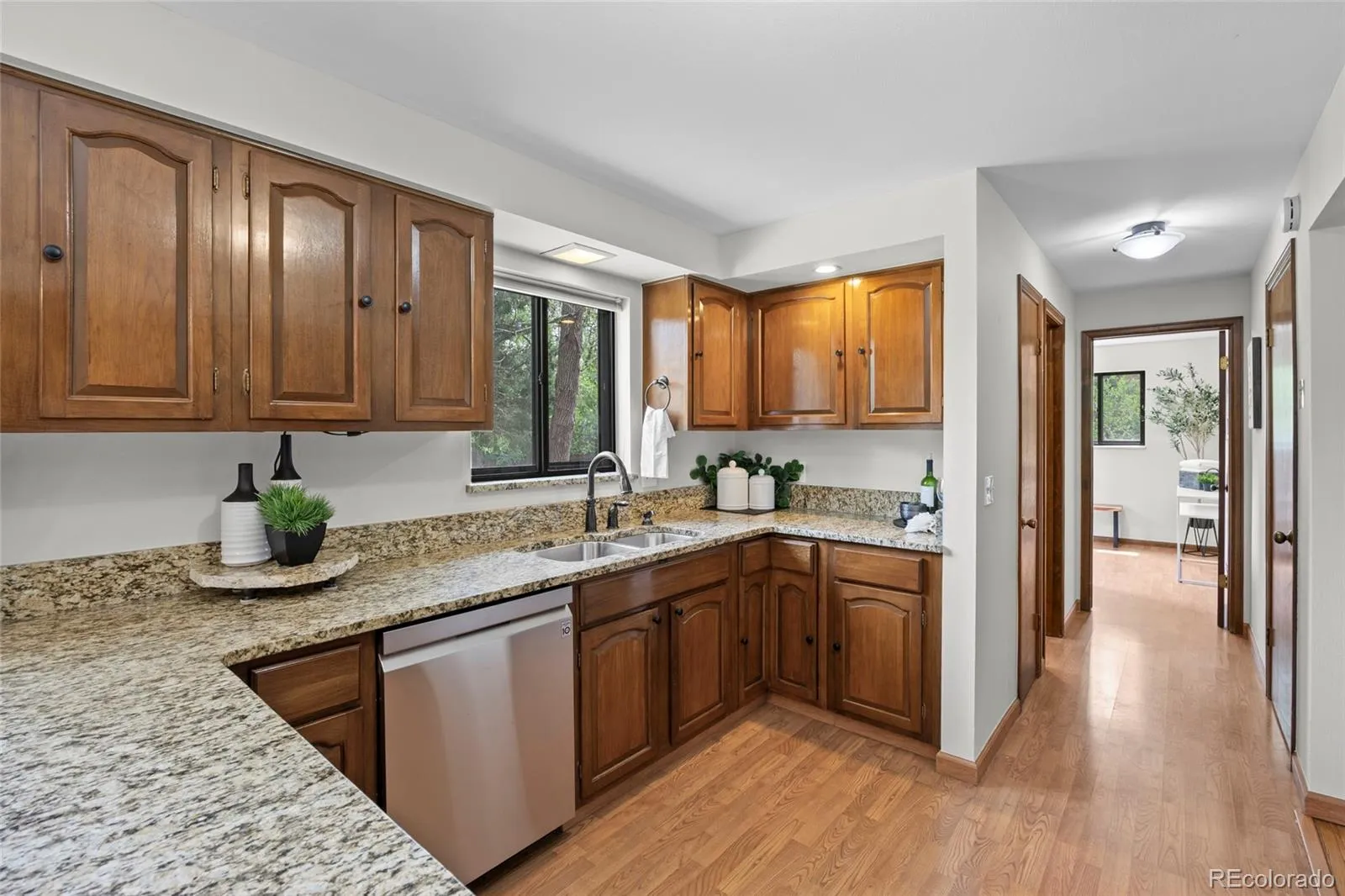 7386 S Ogden Way Centennial CO 80122 MLS #REC6473433 04302026183031 1600 10