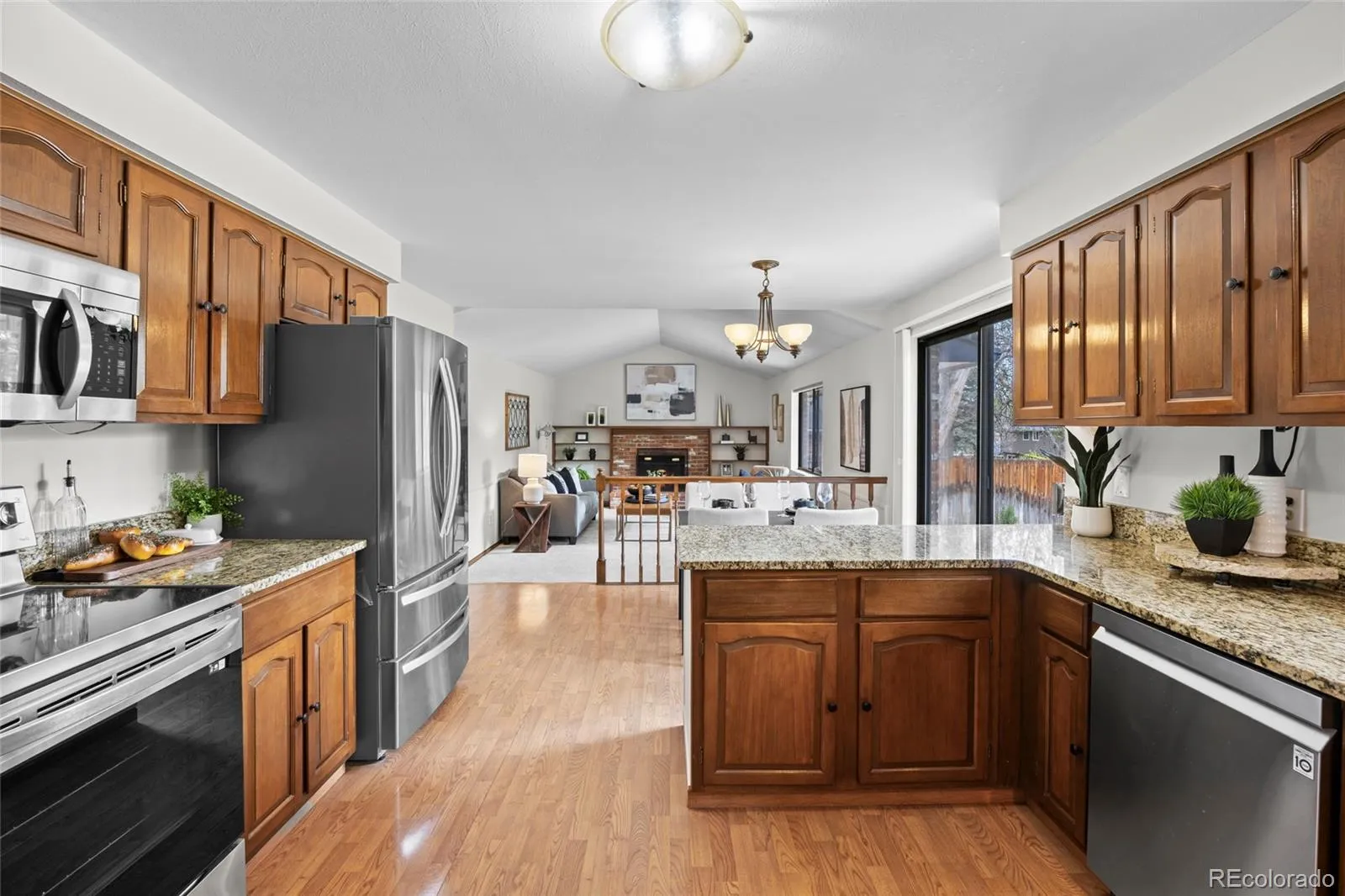 7386 S Ogden Way Centennial CO 80122 MLS #REC6473433 04302026183031 1600 12