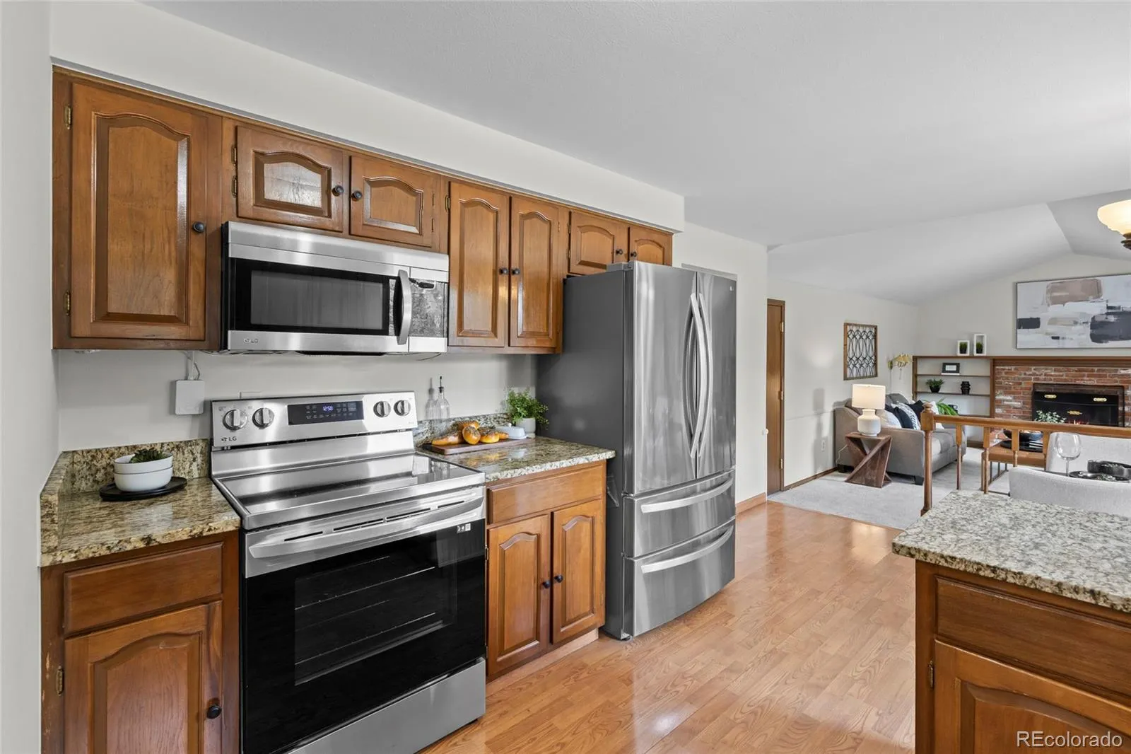 7386 S Ogden Way Centennial CO 80122 MLS #REC6473433 04302026183031 1600 13