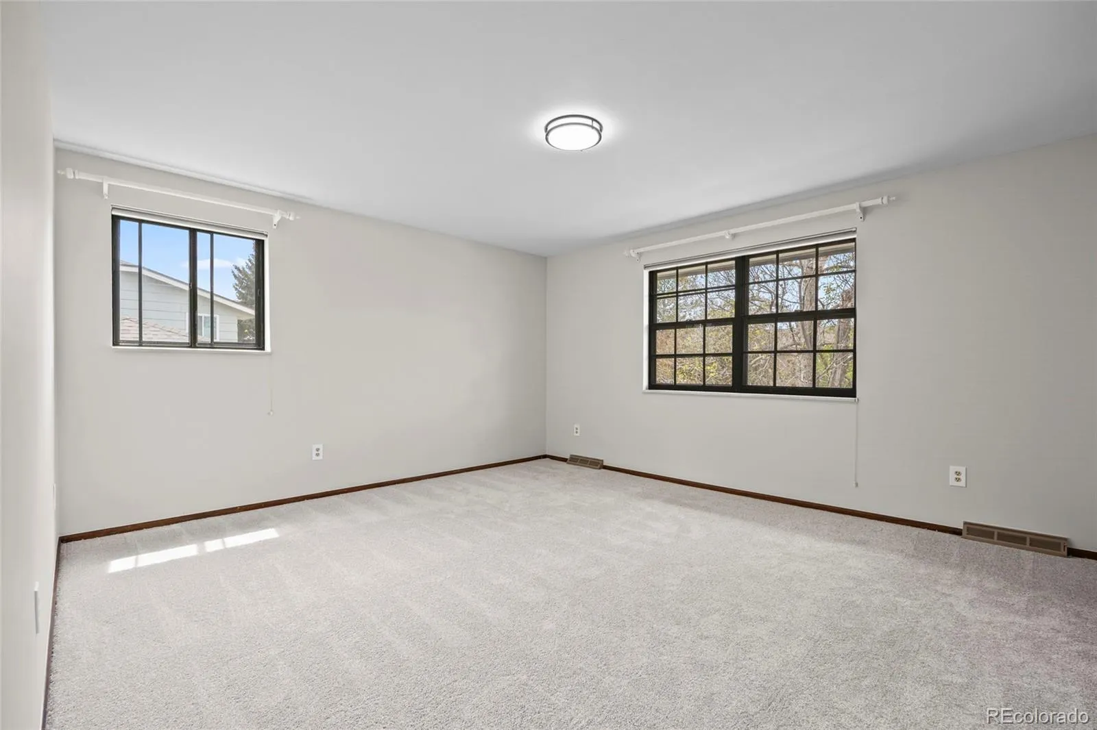 7386 S Ogden Way Centennial CO 80122 MLS #REC6473433 04302026183031 1600 30