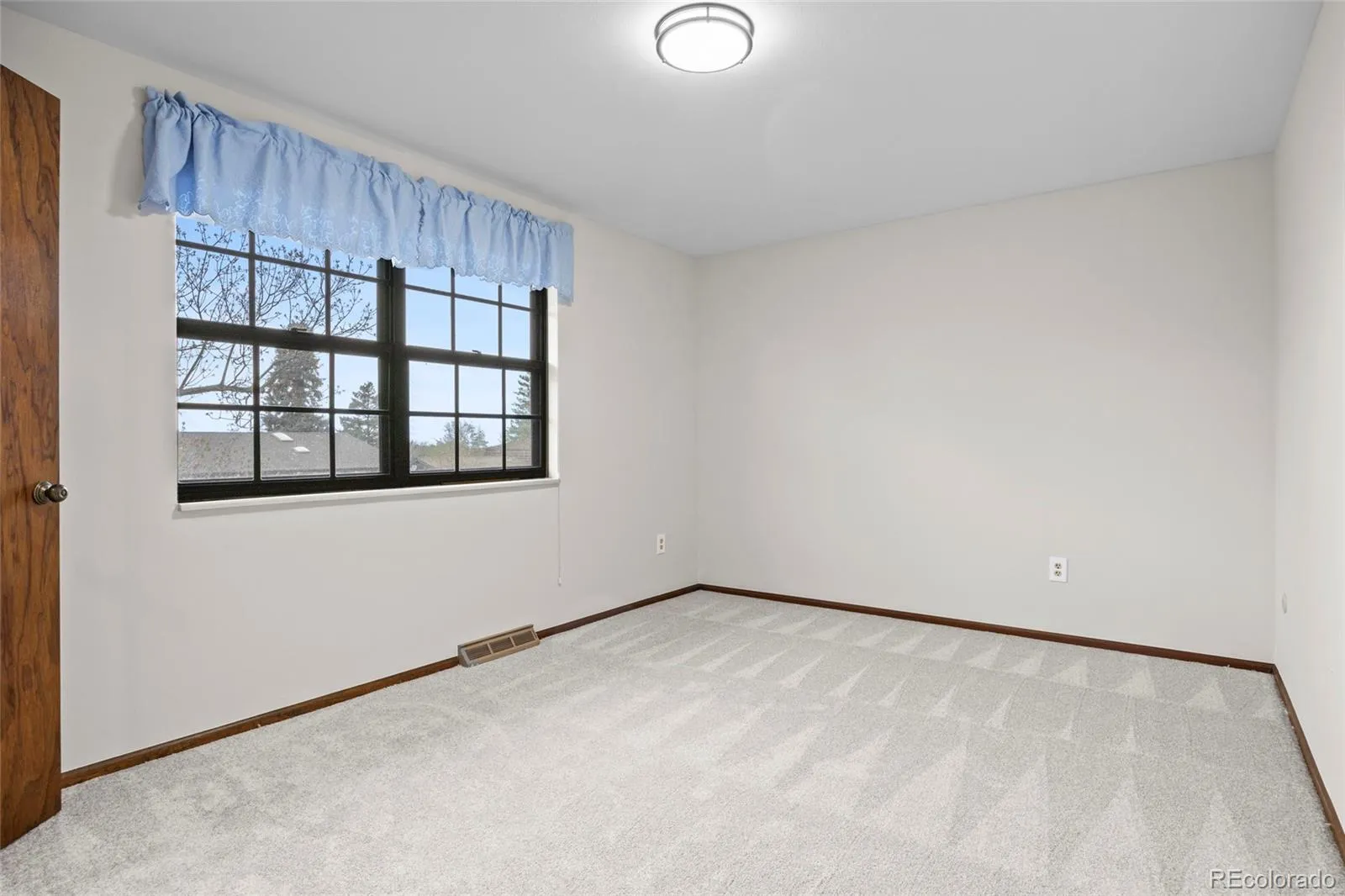 7386 S Ogden Way Centennial CO 80122 MLS #REC6473433 04302026183031 1600 32