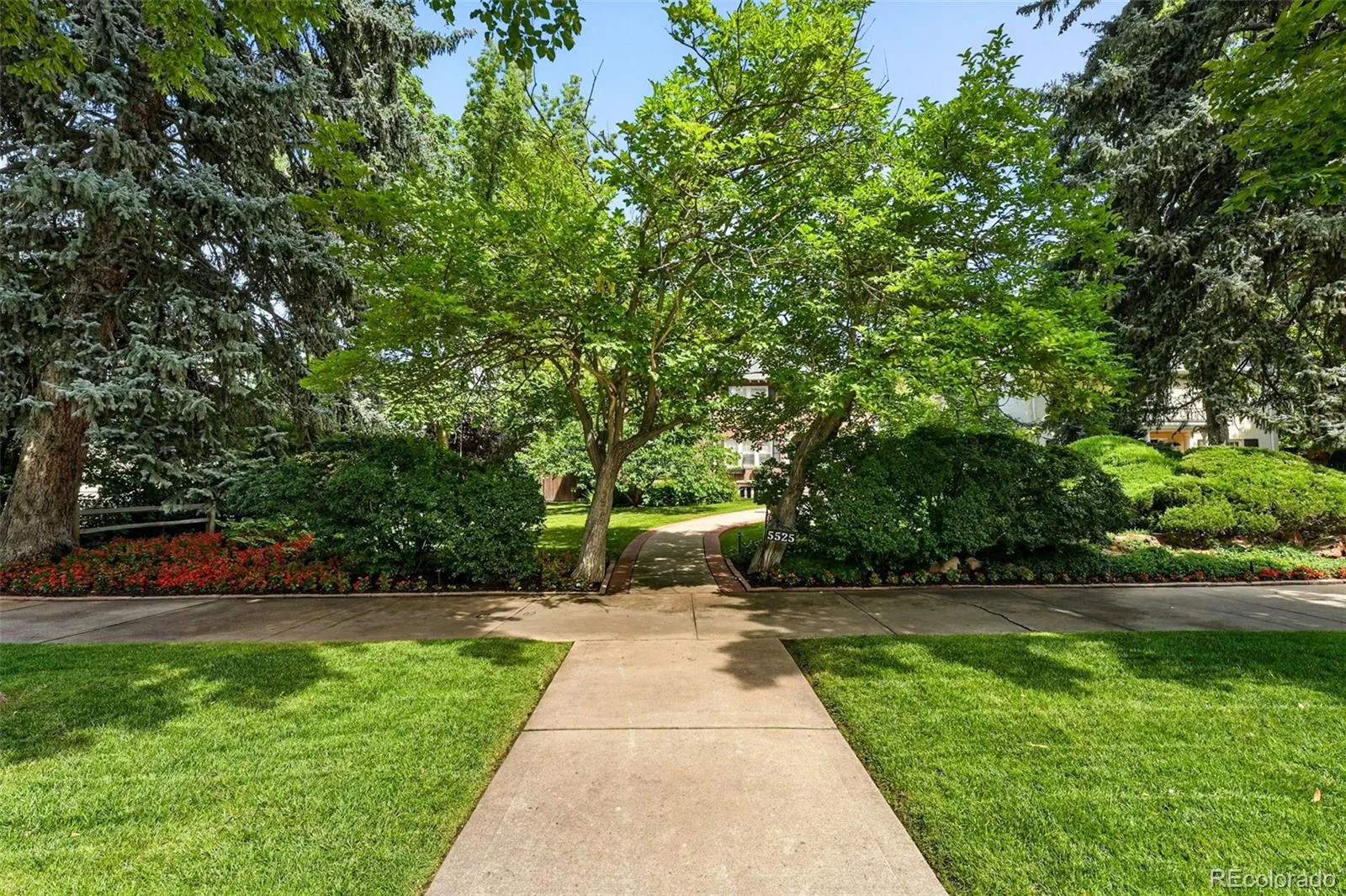 5525 E 17th Avenue Parkway Denver CO 80220 | MLS #REC6475794 08192026145607 1600 33