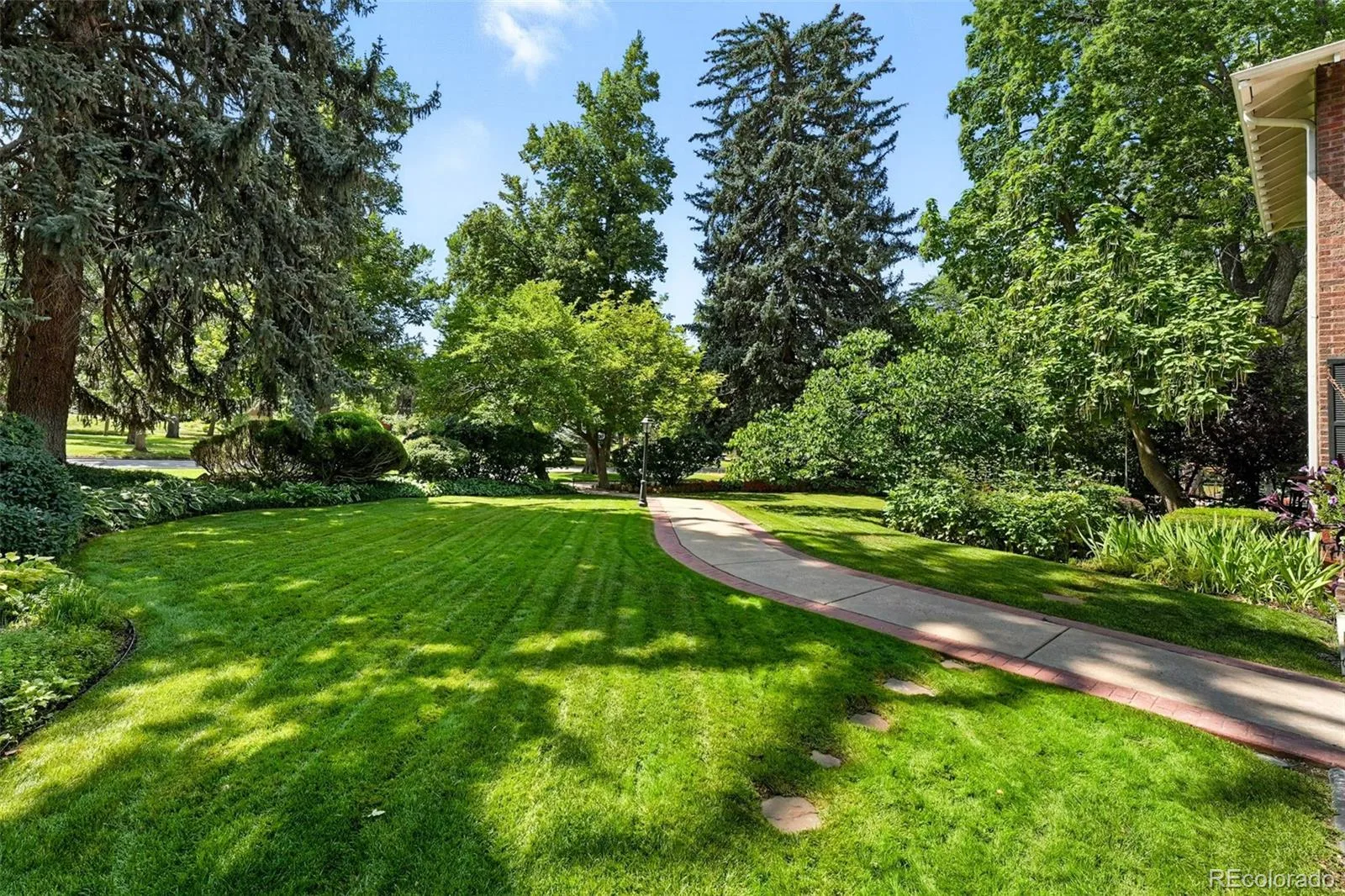 5525 E 17th Avenue Parkway Denver CO 80220 | MLS #REC6475794 08192026145607 1600 38