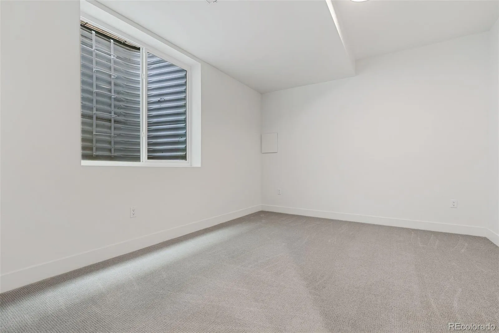 3207 S Sherman Street Englewood CO 80113 MLS #REC6476666 05022026060249 1600 37