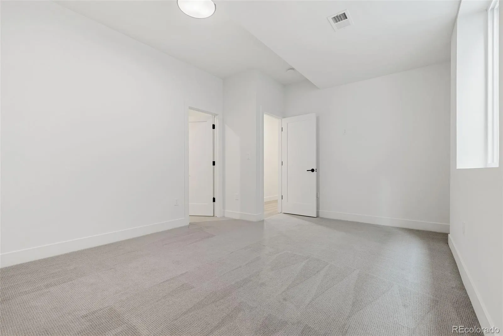 3207 S Sherman Street Englewood CO 80113 MLS #REC6476666 05022026060249 1600 38