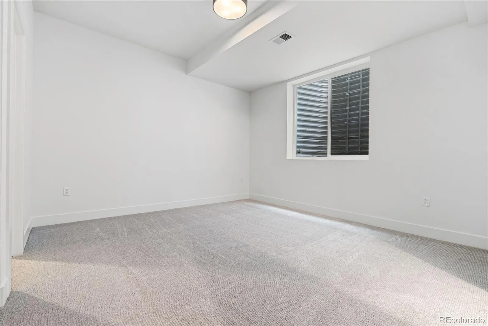 3207 S Sherman Street Englewood CO 80113 MLS #REC6476666 05022026060249 1600 39