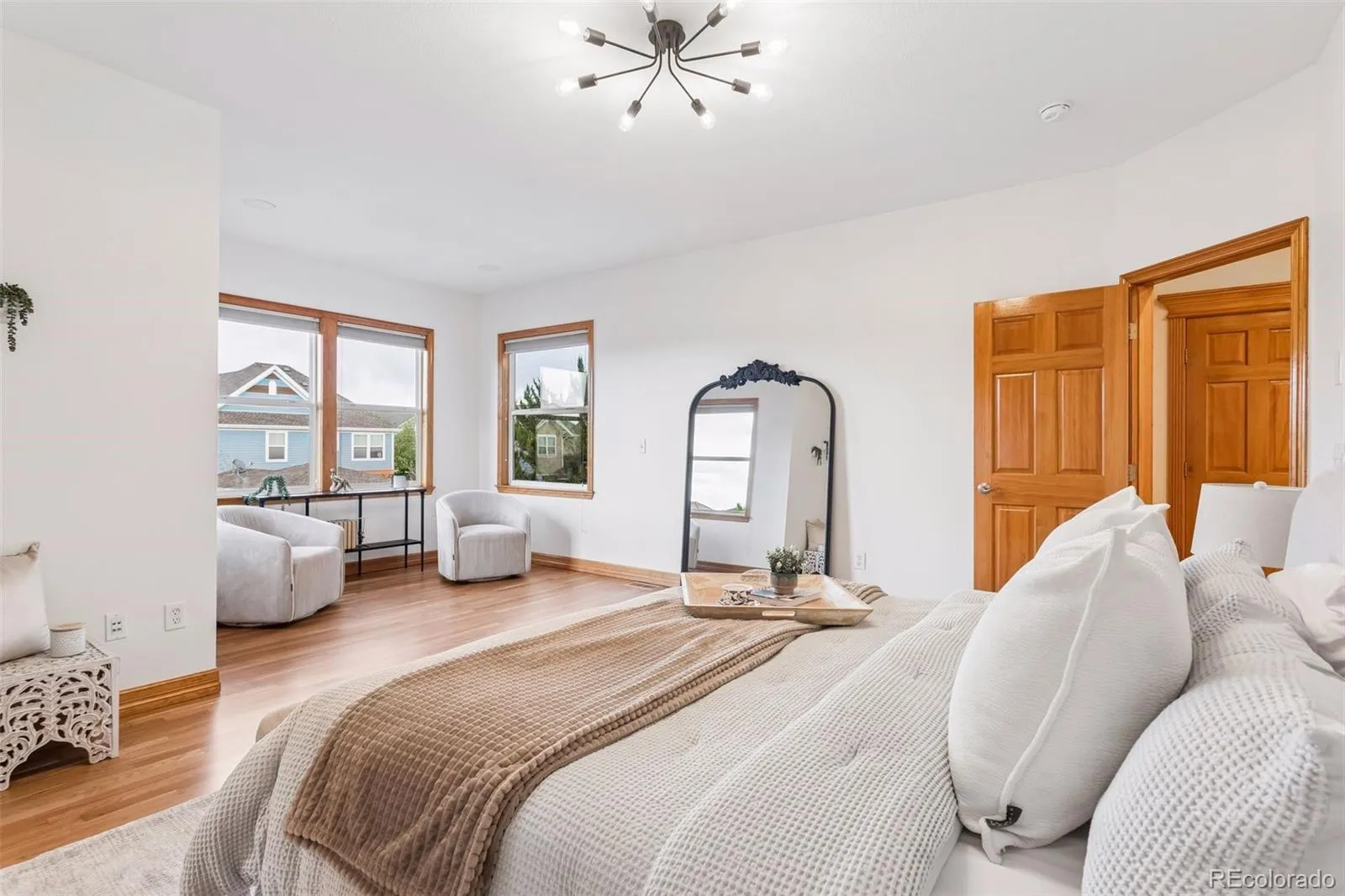 04222026230425 1600 21