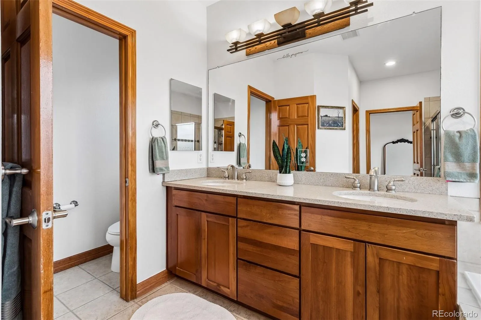 04222026230425 1600 22