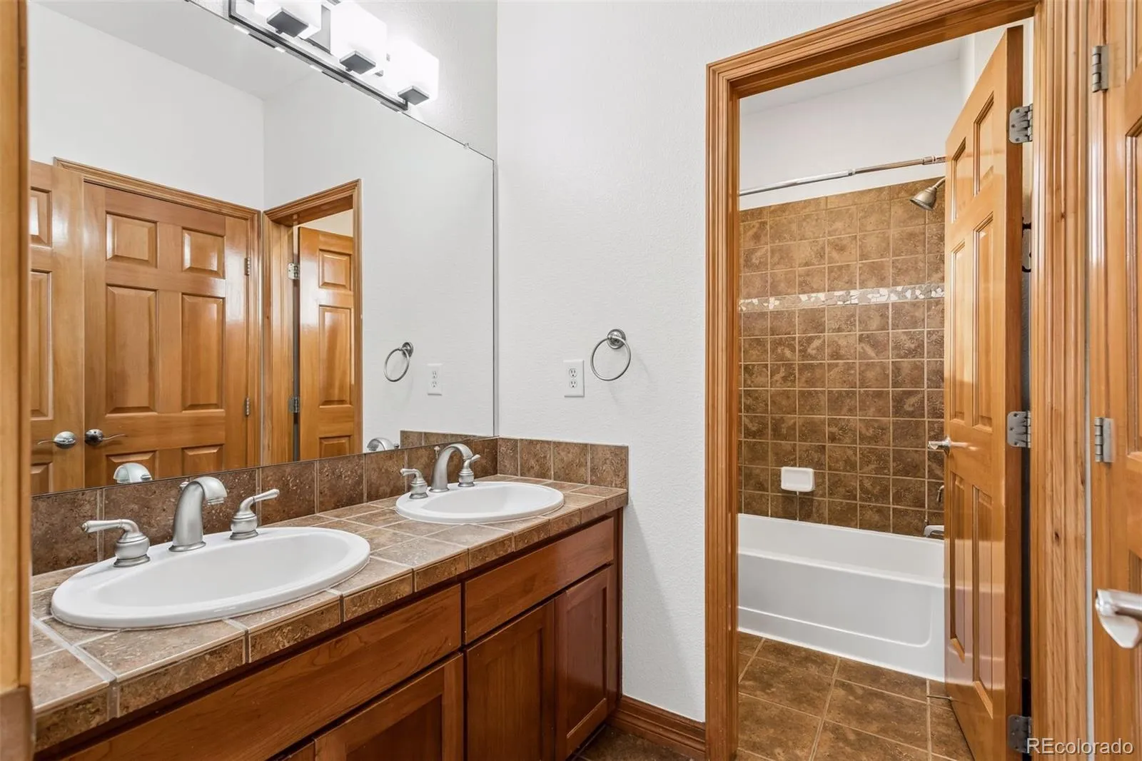 04222026230425 1600 28