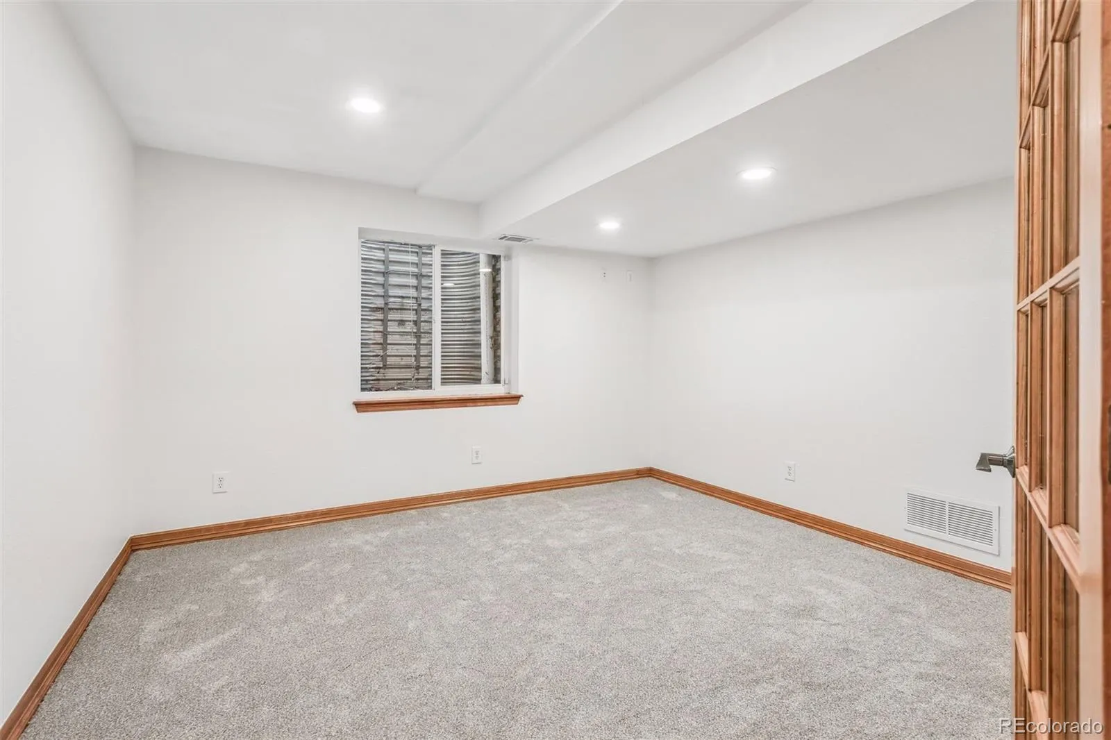 04222026230425 1600 35