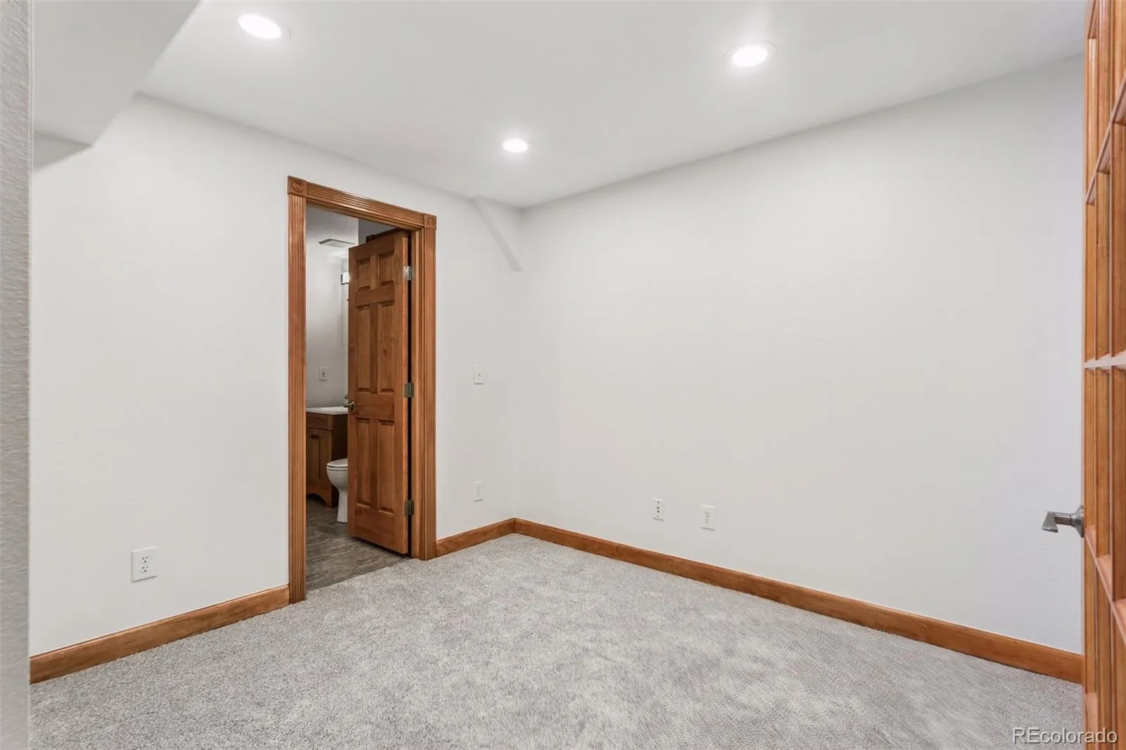 04222026230425 1600 38