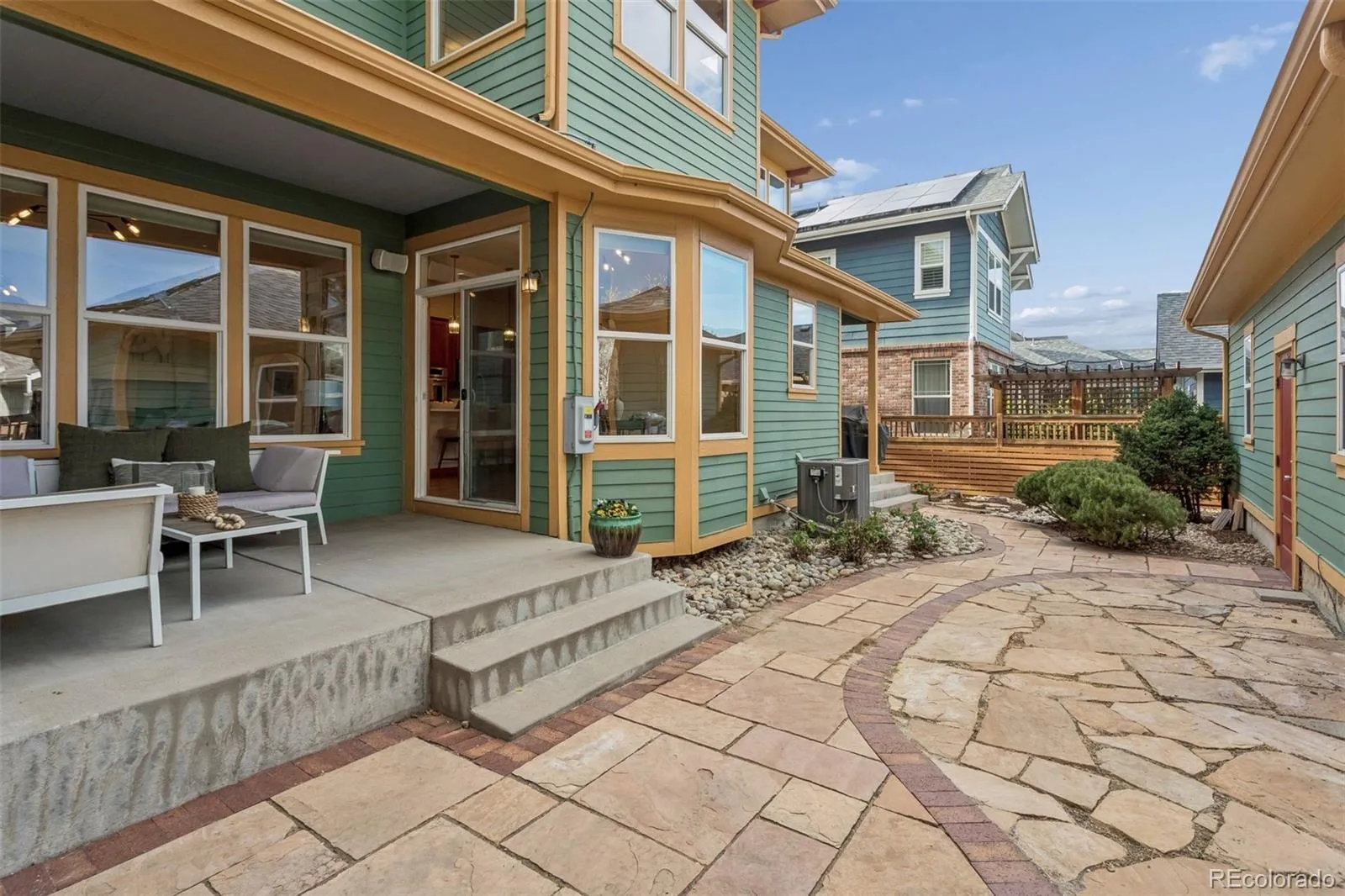 04222026230425 1600 40