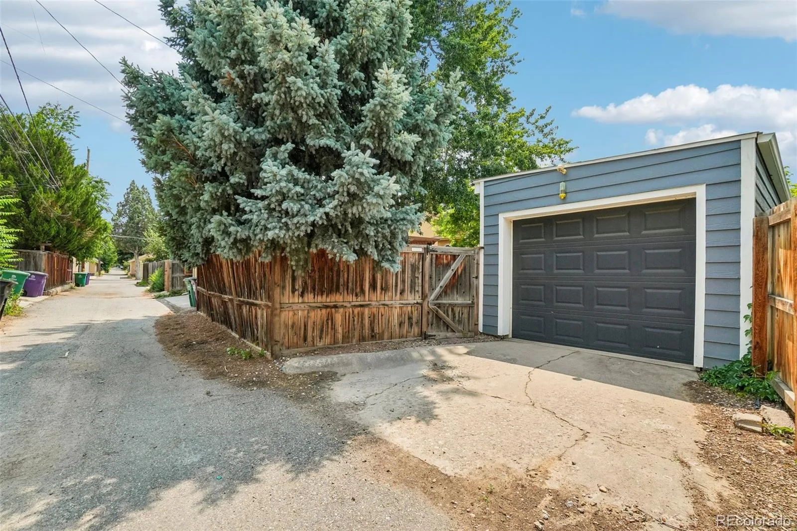 2520 Fairfax Street Denver CO 80207 MLS #REC6480971 06252026141211 1600 26