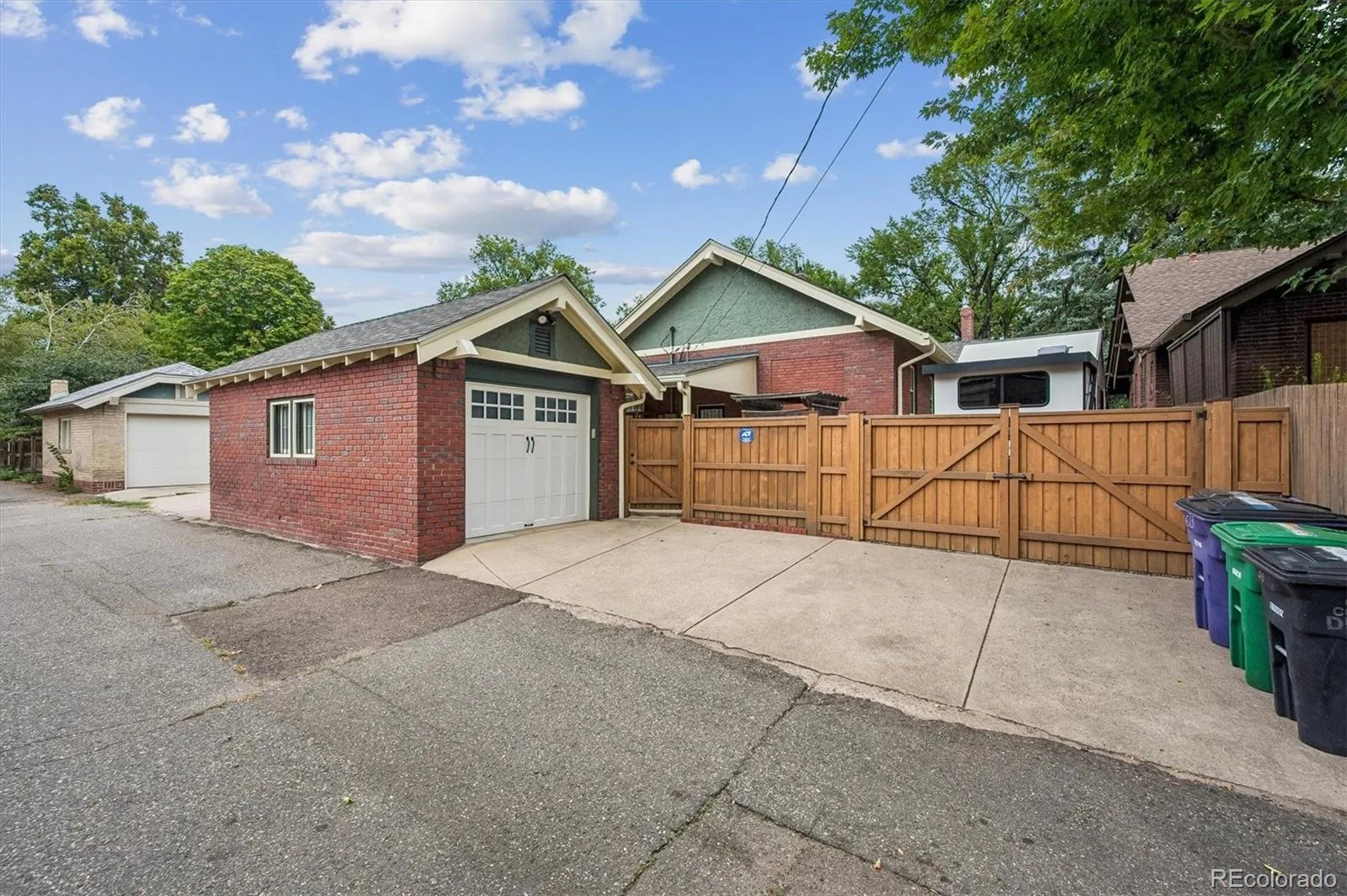 613 Saint Paul Street Denver CO 80206 | MLS #REC6481527 09242026033425 1600 25