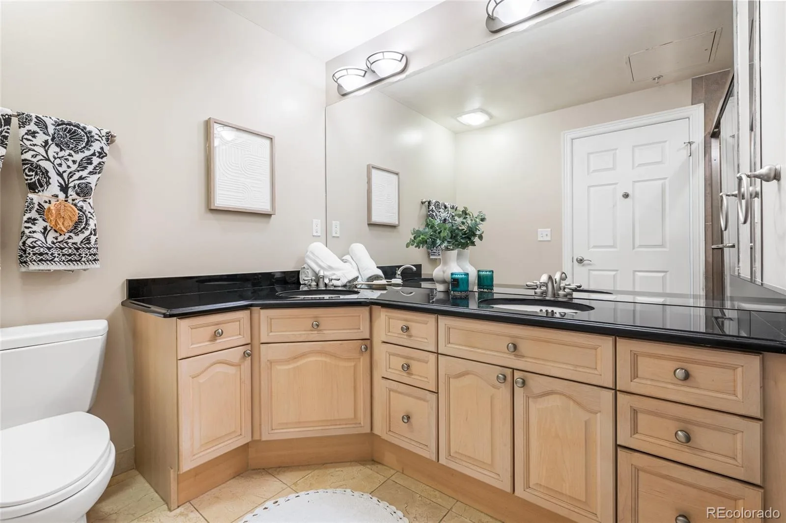 1827 N Grant Street #800 Denver CO 80203 MLS #REC6483050 07222026213724 1600 19