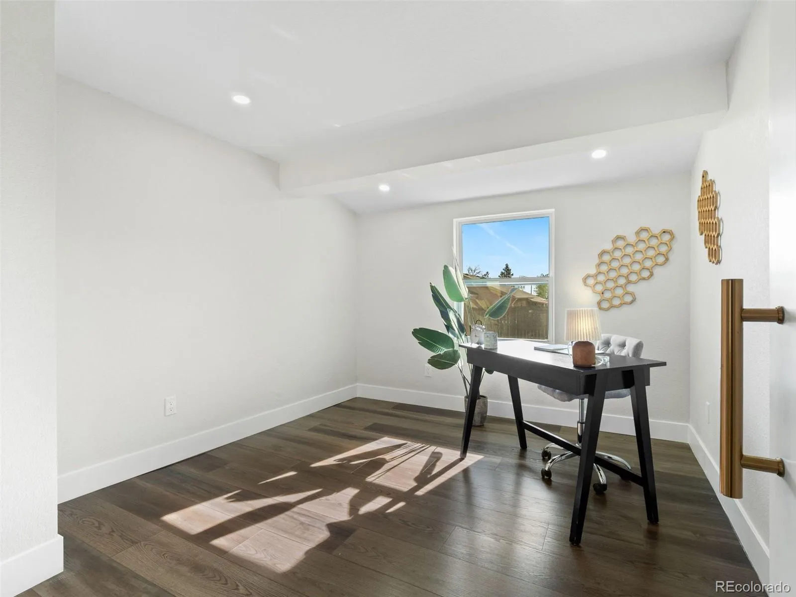 04212026171005 1600 16