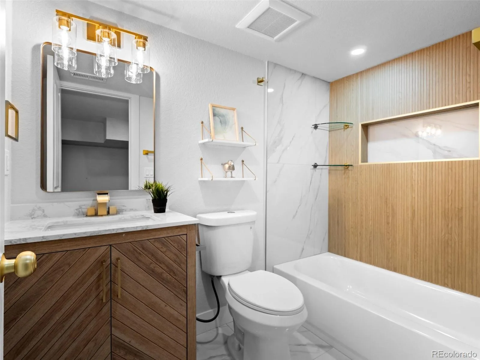 04212026171005 1600 24