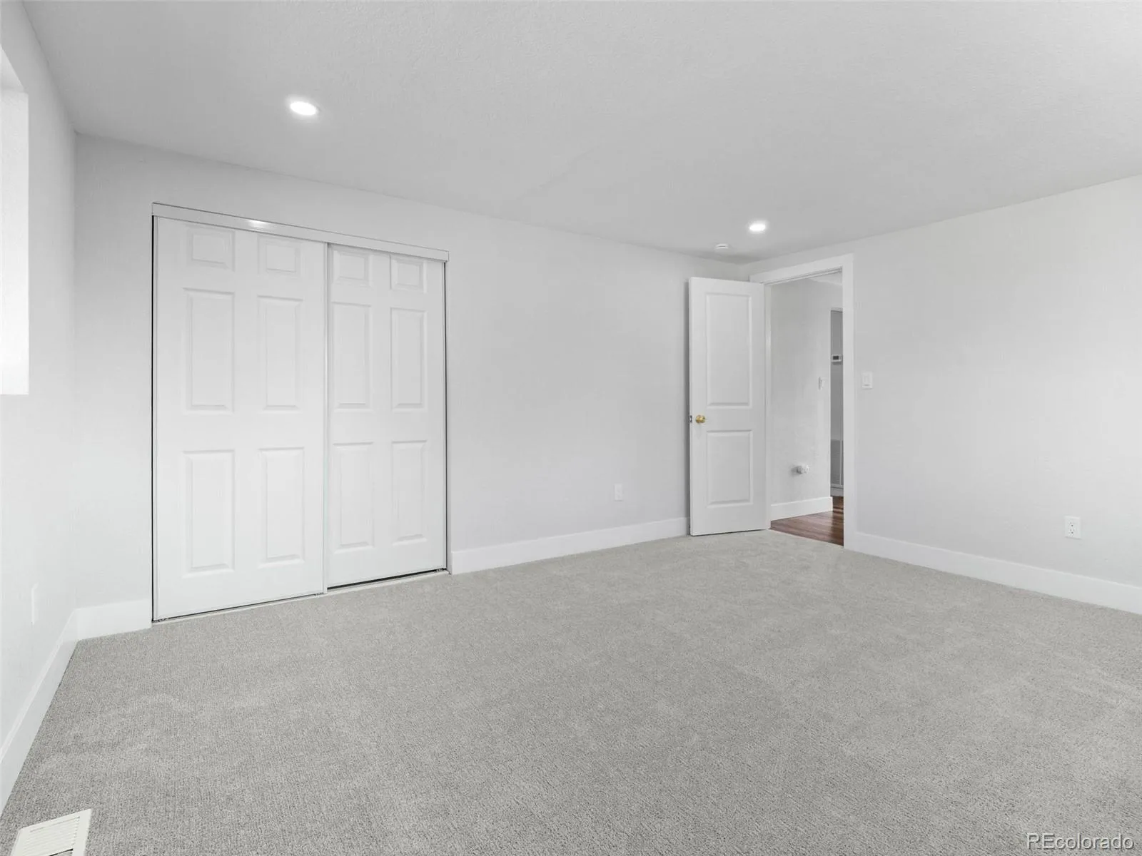 5400 W 1 St Avenue Lakewood CO 80226 MLS #REC6483557 05222026000027 1600 18