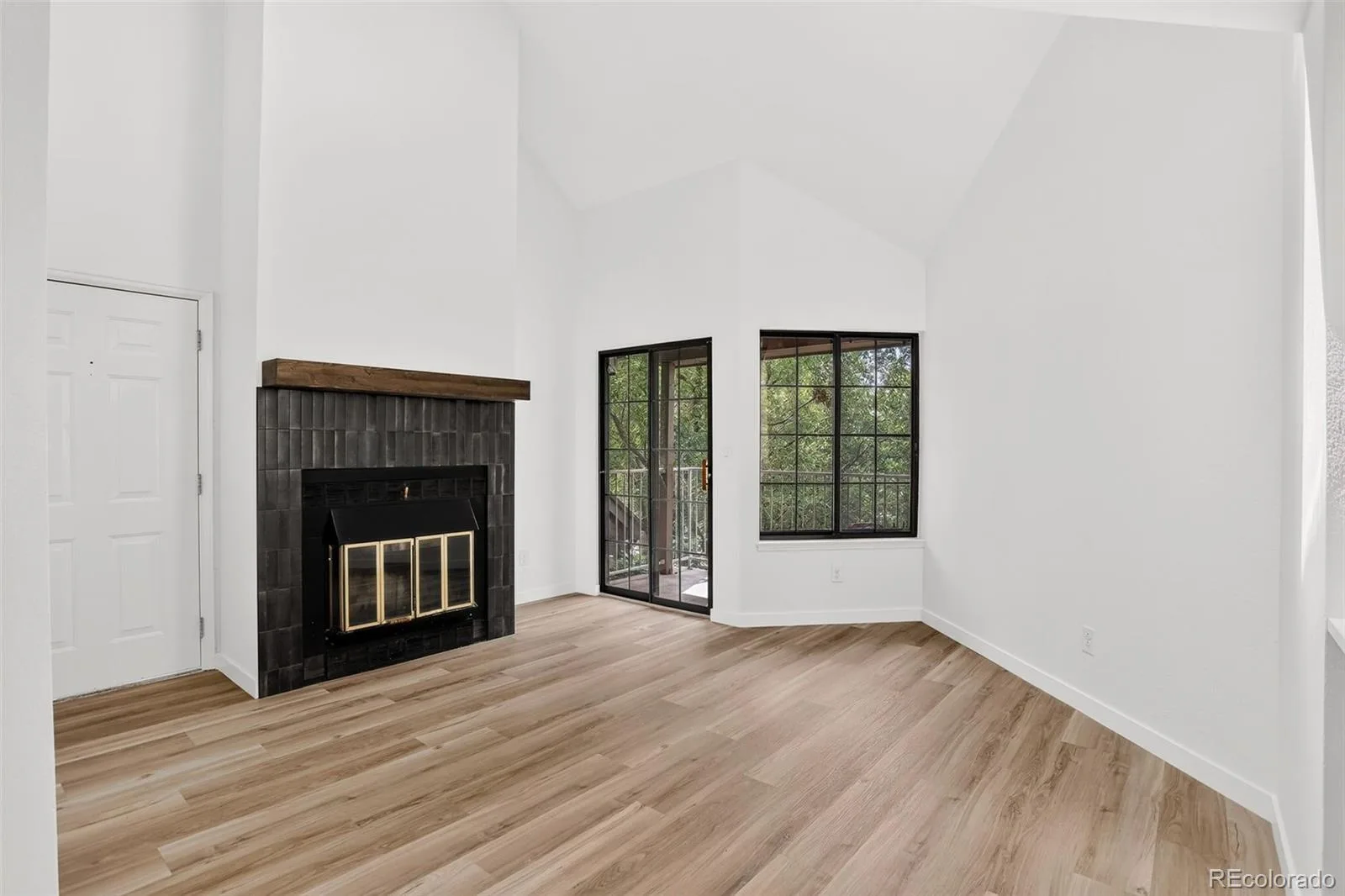 804 S Vance Street #C Lakewood CO 80226 | MLS #REC6483794 08242026161104 1600 3