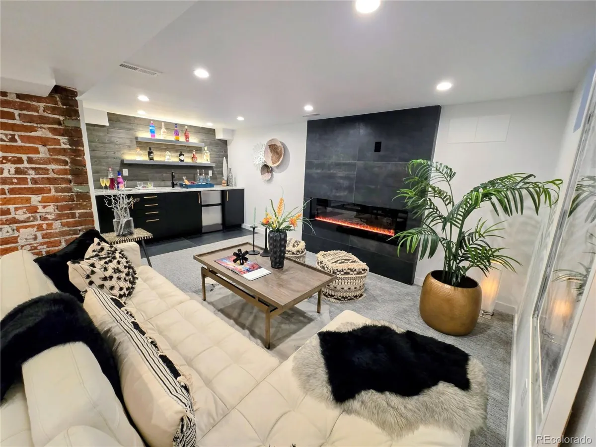 2691 Birch Street Denver CO 80207 MLS #REC6484702 05202026001126 1200 28