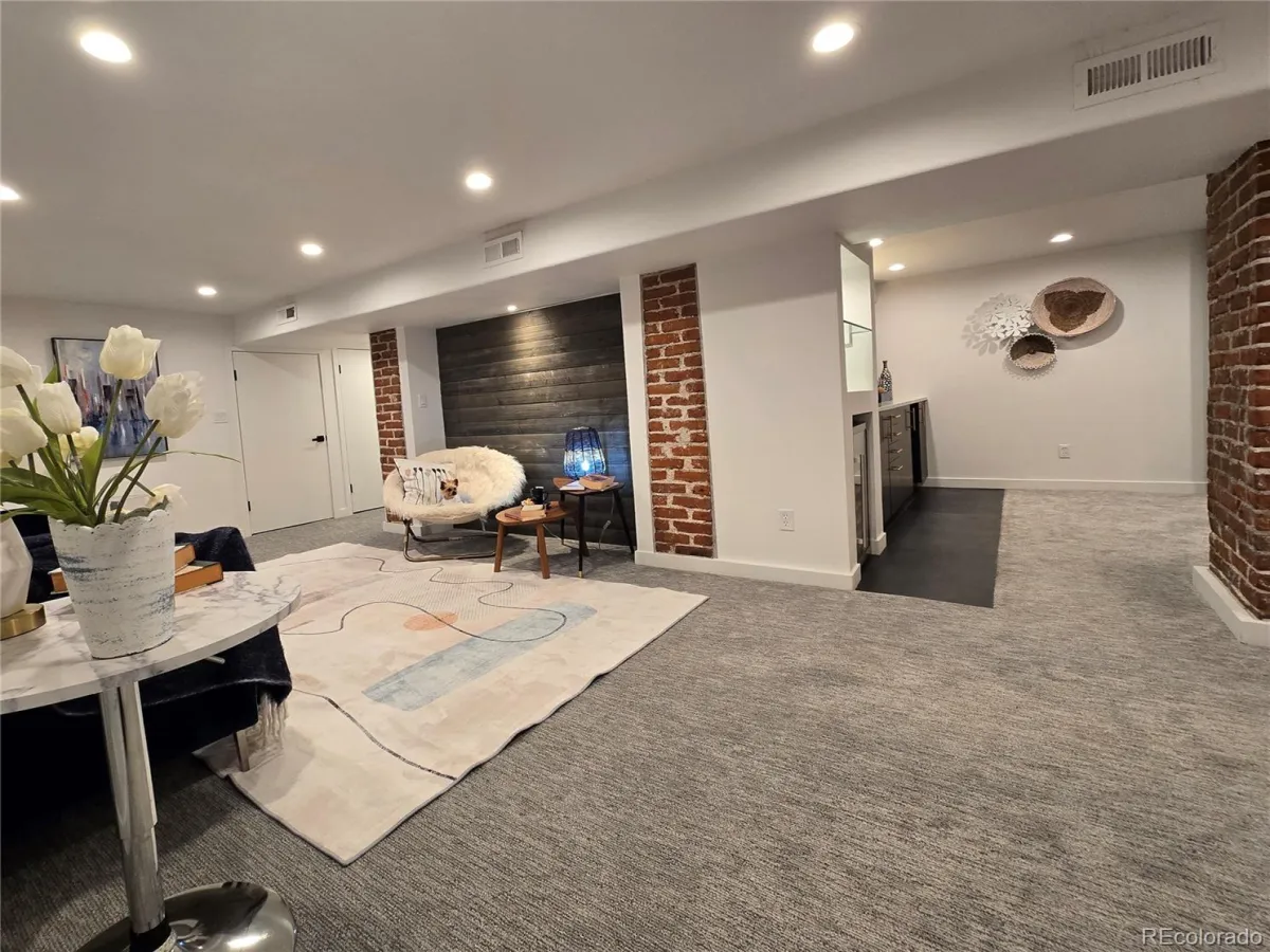 2691 Birch Street Denver CO 80207 MLS #REC6484702 05202026001126 1200 30