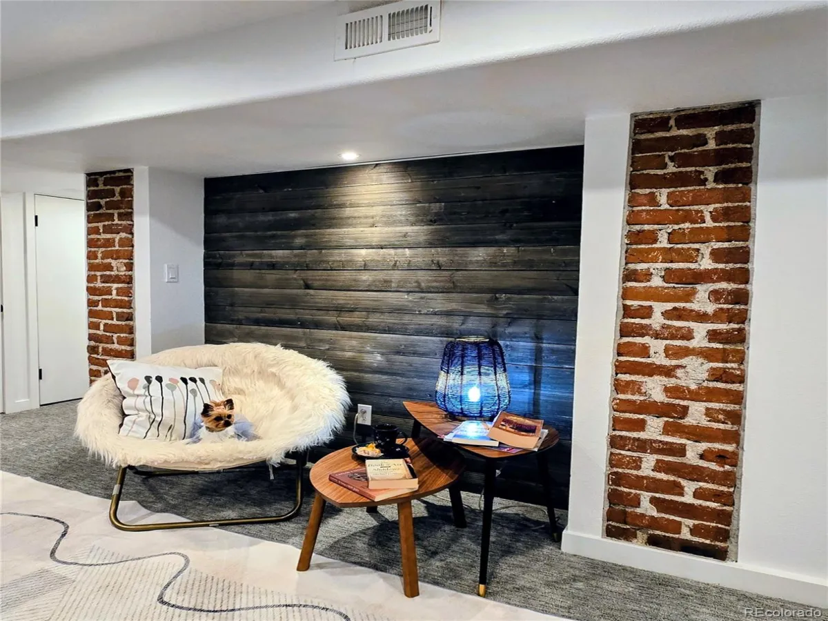 2691 Birch Street Denver CO 80207 MLS #REC6484702 05202026001126 1200 31