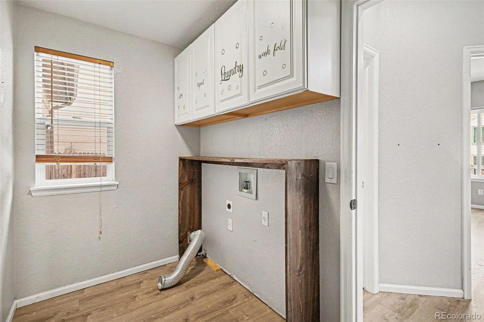 6019 S Ukraine Circle Aurora CO 80015 MLS #REC6487076 05072026190417 1600 12