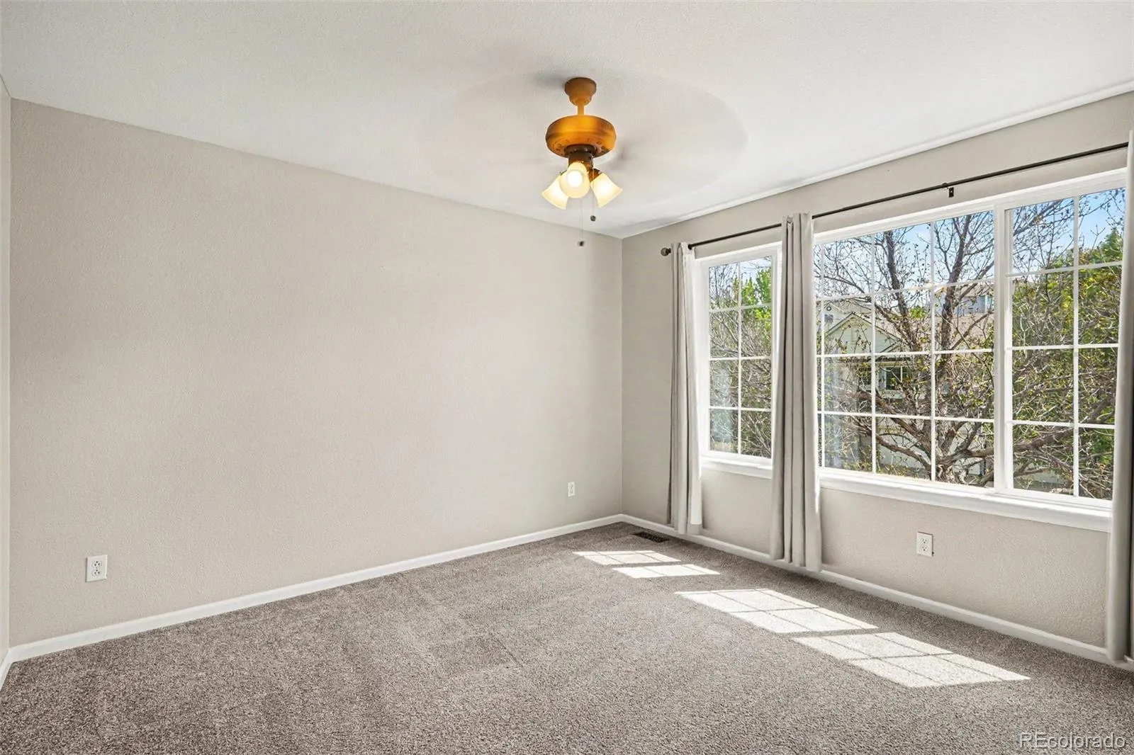 6019 S Ukraine Circle Aurora CO 80015 MLS #REC6487076 05072026190417 1600 17