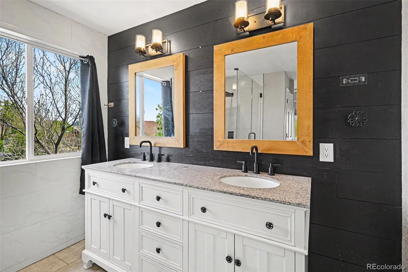 6019 S Ukraine Circle Aurora CO 80015 MLS #REC6487076 05072026190417 1600 22