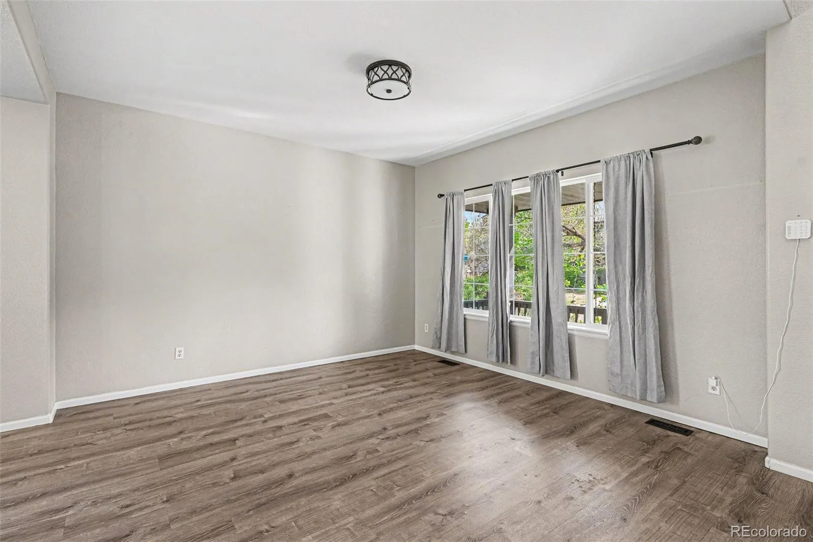 6019 S Ukraine Circle Aurora CO 80015 MLS #REC6487076 05072026190417 1600 3