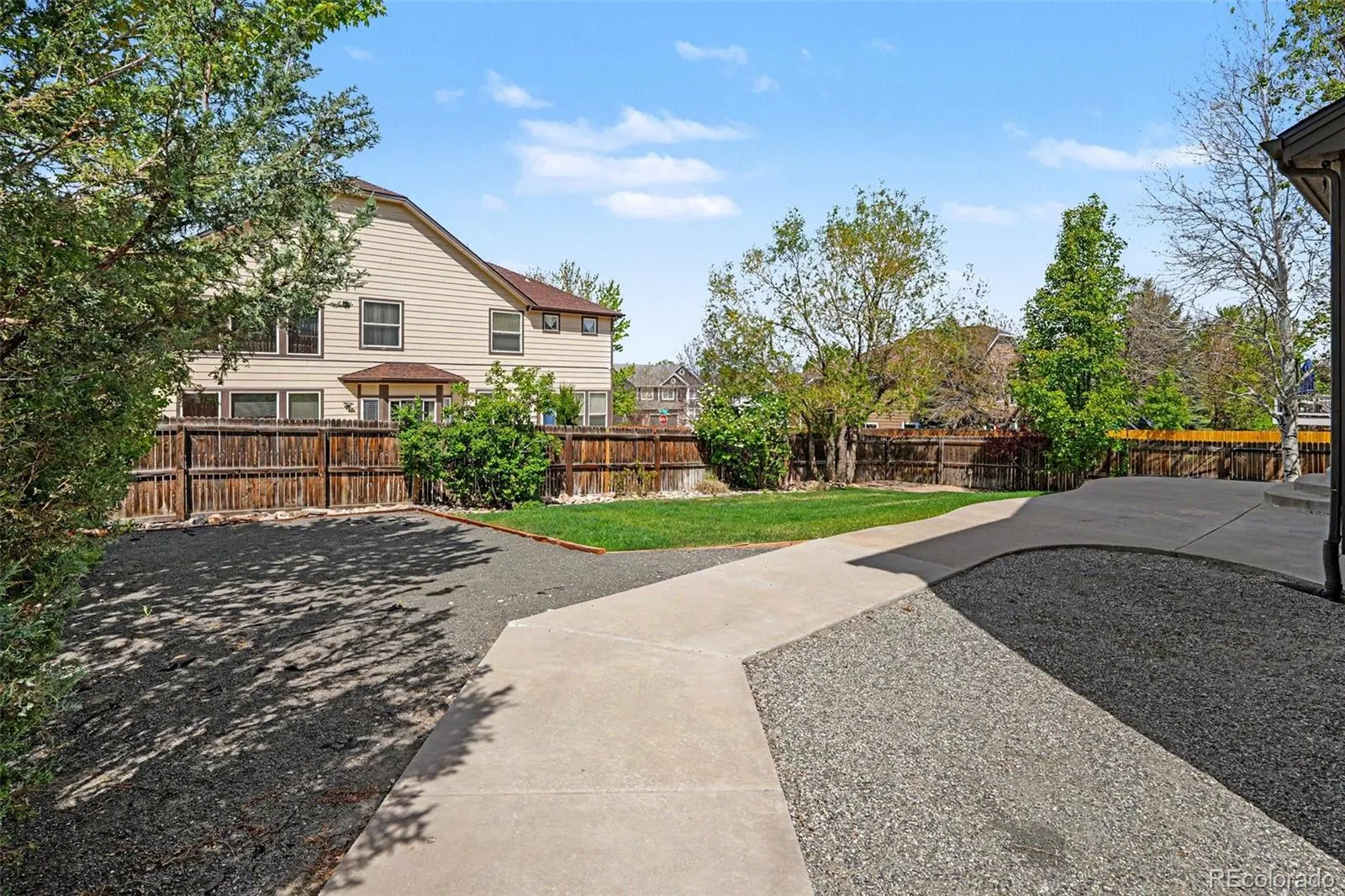 6019 S Ukraine Circle Aurora CO 80015 MLS #REC6487076 05072026190417 1600 30