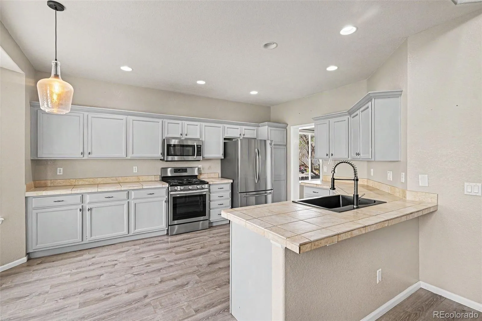 6019 S Ukraine Circle Aurora CO 80015 MLS #REC6487076 05072026190417 1600 9