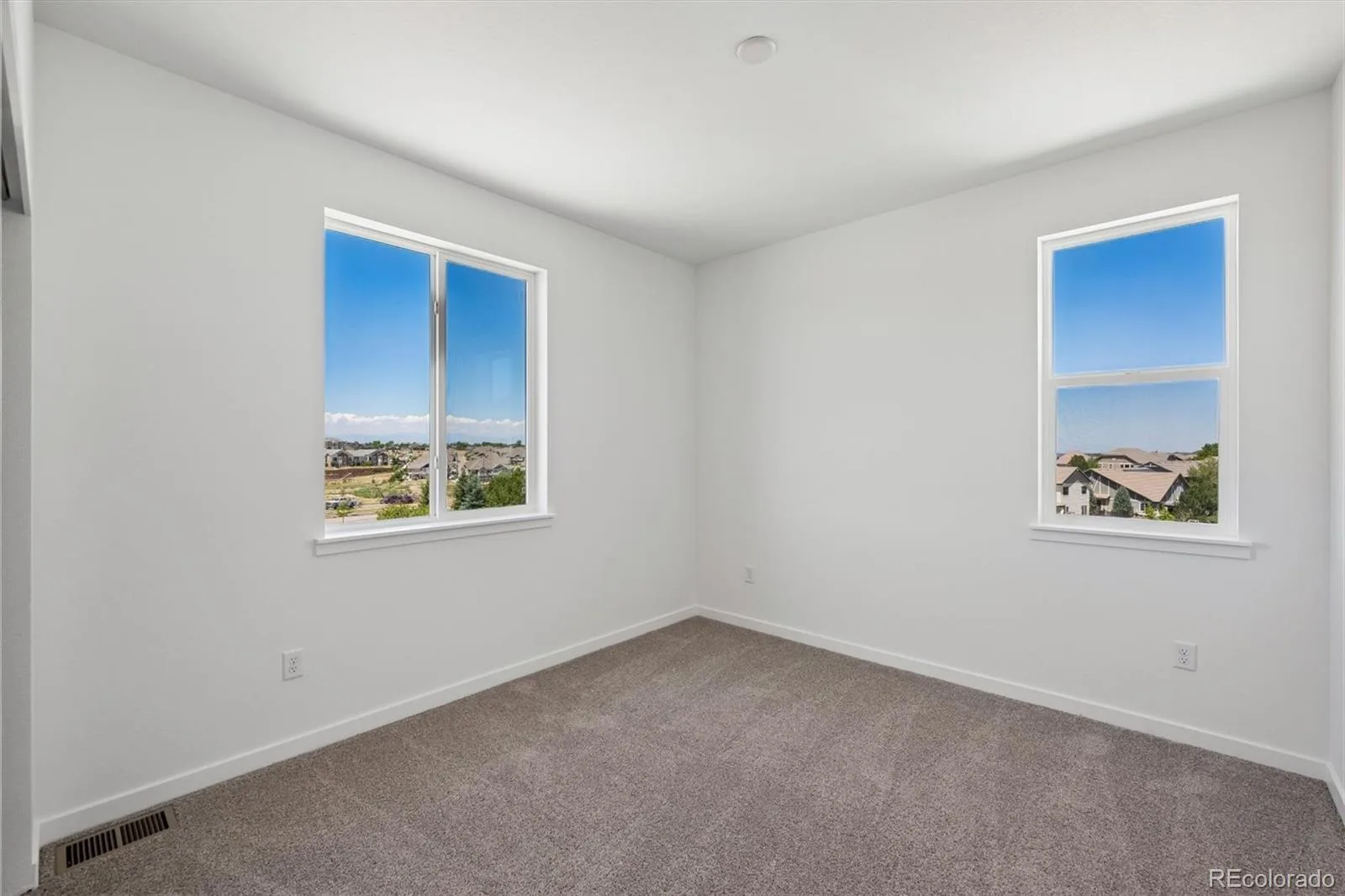5781 S De Gaulle Ct Place Aurora CO 80016 | MLS #REC6487451 07152026200352 1600 15