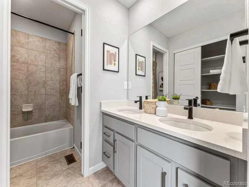 04142026212014 800 26